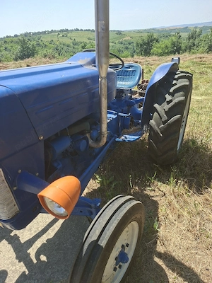 Tractor ford super dexta  - imagine 2