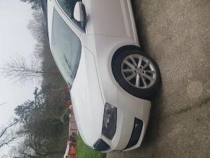 Vând mașină Skoda octavia 3 2016, rulaj 225000 km, preț 8000 euro, mașina se prezintă foarte bine. - imagine 9