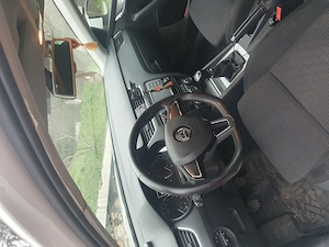 Vând mașină Skoda octavia 3 2016, rulaj 225000 km, preț 8000 euro, mașina se prezintă foarte bine. - imagine 5