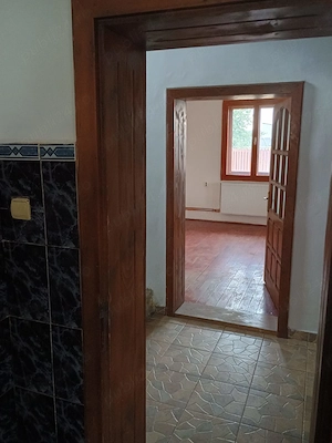 Casă de vânzare + Teren 1400 mp   Sighetu Marmației, strada Zimbrului - imagine 2