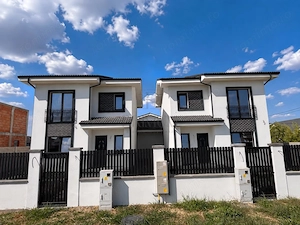 DUPLEX DESPARTIT PRIN CT, MOSNITA NOUA,  GATA DE MUTAT.