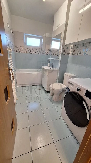 COMPLEX STUDENTESC - RENOVAT - 4 CAM - ET 1 - BLOC IZOLAT - 2 BAI - 2 BALCOANE - imagine 10