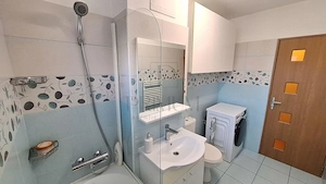 COMPLEX STUDENTESC - RENOVAT - 4 CAM - ET 1 - BLOC IZOLAT - 2 BAI - 2 BALCOANE - imagine 11