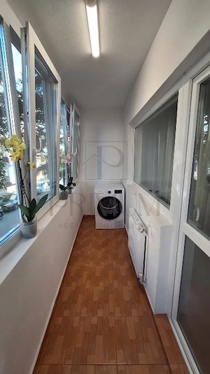 COMPLEX STUDENTESC - RENOVAT - 4 CAM - ET 1 - BLOC IZOLAT - 2 BAI - 2 BALCOANE - imagine 12