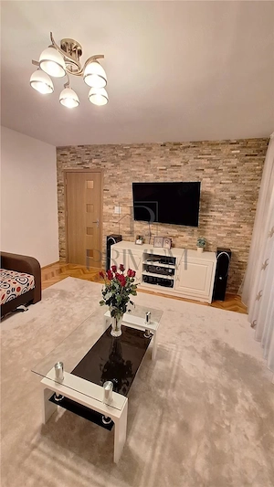 COMPLEX STUDENTESC - RENOVAT - 4 CAM - ET 1 - BLOC IZOLAT - 2 BAI - 2 BALCOANE - imagine 14