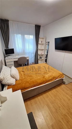 COMPLEX STUDENTESC - RENOVAT - 4 CAM - ET 1 - BLOC IZOLAT - 2 BAI - 2 BALCOANE - imagine 18