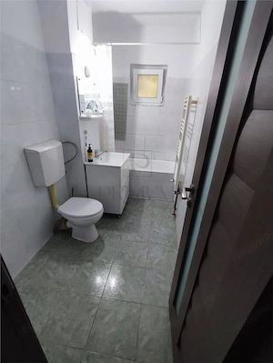 LIPOVEI - ETAJ 1 - ANVELOPAT - 3 CAM - 2 BAI - 2 BALCOANE - CENTRALA PROPRIE- - imagine 7