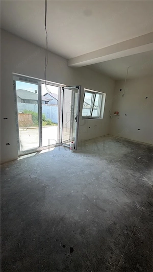 Duplex pe parter - 3 camere - Mosnita Noua - imagine 7