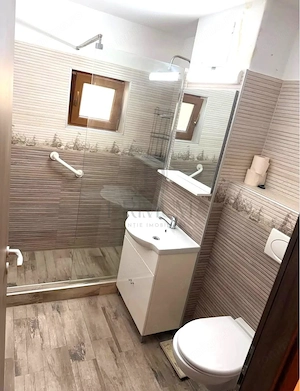LIPOVEI - 3 CAMERE - ETAJ 1 - BLOC IZOLAT - 2 BAI - 2 BALCOANE - CENTRALA PROPRIE - CLIMA - imagine 5