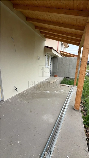 Duplex despartit de garaj - imagine 2