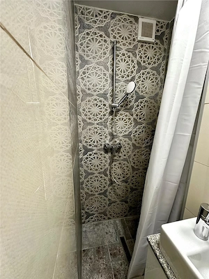 GHE. LAZAR | 4 CAM | DECOMANDAT | RENOVAT | 2 BAI | 2 BALCOANE | BOXA | LIFT | - imagine 9