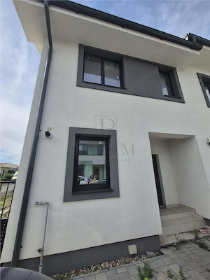Casa insiruita - partea de margine - teren 90mp - toate utilitatile - zona excelenta