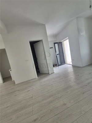 Casa insiruita - partea de margine - teren 90mp - toate utilitatile - zona excelenta - imagine 12