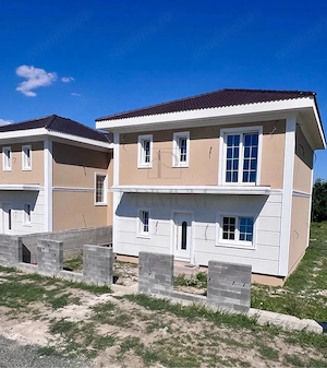 Casa individuala - despartita prin terasa - 4 benzi - zona excelenta - toate utilitatile - imagine 2