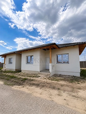 Duplex pe parter, toate utilitatile, 3 camere,