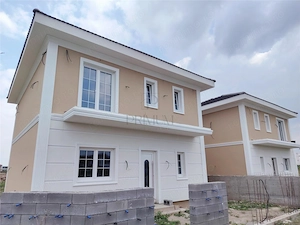 DUPLEX SPATIOS - ZONA CENTRALA - SEPARAT PRIN C.T