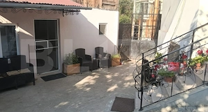 Casă cu 3 camere și grădină, aproape de centrul orașului Câmpeni - imagine 2