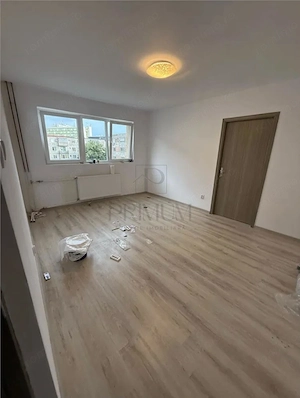 Spitalul Judetean - 2 Camere - Etaj intermediar - Bloc izolat - Complet renovat - imagine 2