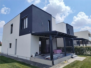DUPLEX MODERN - ZONA CENTRALA - SEPARAT PRIN BAIE - GAZON SI SISTEM DE IRIGARE - imagine 2