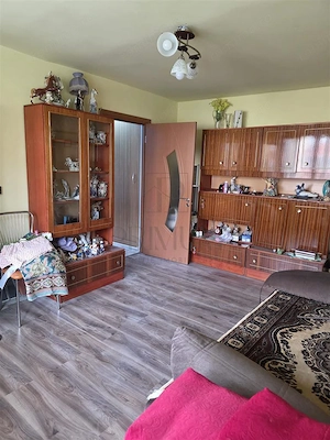 SAGULUI - ETAJ 2 - BLOC IZOLAT - 3 CAMERE - DEBARA - CENTRALA PROPRIE - CLIMA - imagine 5