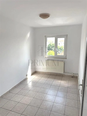 LIPOVEI - 3 CAMERE - 2 BAI - 2 BALCOANE - CENTRALA PROPRIE - DECOMANDAT - imagine 2