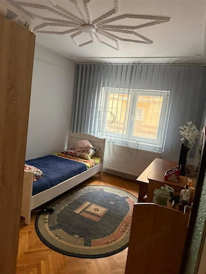 LIPOVEI - PARTER - BLOC IZOLAT - 3 CAMERE - 2 BAI - BALCON - CENTRALA PROPRIE - DECOMANDAT - imagine 4