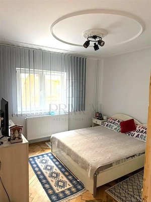 LIPOVEI - PARTER - BLOC IZOLAT - 3 CAMERE - 2 BAI - BALCON - CENTRALA PROPRIE - DECOMANDAT - imagine 6