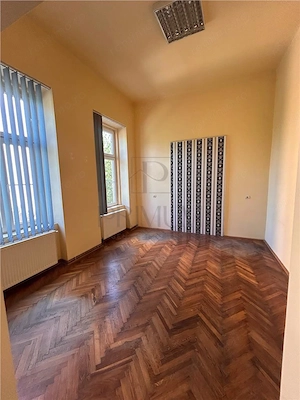 SPATIU PENTRU BIROURI - ZONA ULTRACENTRALA - CENTRALA PROPRIE - 24 MP