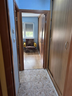 SAGULUI - ETAJ 2 - BLOC IZOLAT - 3 CAMERE - DEBARA - CENTRALA PROPRIE - CLIMA - imagine 9