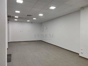 Spatiu comercial -  centrala proprie - zona excelenta - trafic pietonal - 2 accese -  curent trifazi - imagine 2