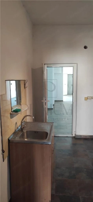 Spatiu comercial, zona linistita, 2 intrari, 75 mp, 4 camere - imagine 4