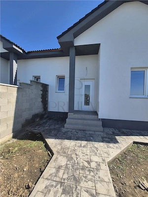 NOU - DUPLEX PE PARTER CU POTENTIAL DE MANSARDARE IN ZONA FOARTE BUNA