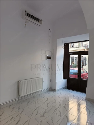 Spatiu comercial, 50 mp,  centrala proprie, aer conditionat, trafic pietonal - imagine 3