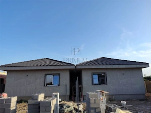 Mo #537;ni #539;a Nou #259;, Duplex cu 3 dormitoare  #537;i 374 mp teren, La 100 m de strada princip