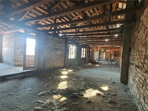 BRAYTIM, POSIBILITATE DE INVESTITIE, CASA DE RENOVAT, P+1E+POD, 2 BALCOANE SI TEREN GENEROS - imagine 5