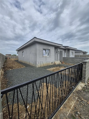 Duplex pe parter - 2 dormitoare - 2 bai - zona in dezvoltare - imagine 2