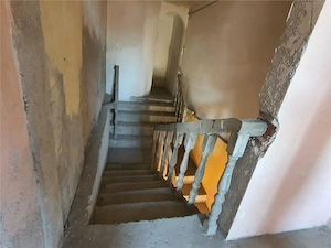 BRAYTIM, POSIBILITATE DE INVESTITIE, CASA DE RENOVAT, P+1E+POD, 2 BALCOANE SI TEREN GENEROS - imagine 6