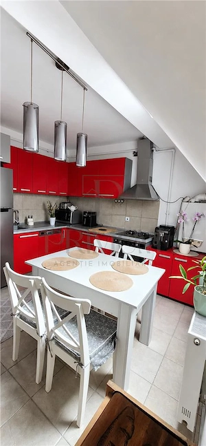 LIPOVEI - DECOMANDAT - 2 CAMERE - MANSARDA - CENTRALA PROPRIE - CLIMA - imagine 4