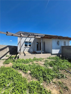 DUPLEX LA ASFALT SI TOATE UTILITATILE LA PRET DE APARTAMENT  POSIBILITATE MANSARDARE - imagine 5