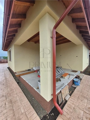 CASA INDIVIDUALA IN GHIRODA  3 CAMERE 90 MP UTILI 501 MP CURTE  UTILATA  BUCATARIE INCHISA  ZONA TOP - imagine 8