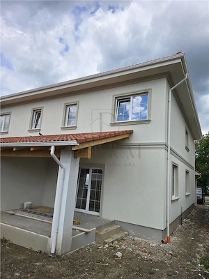 Duplex deosebit - zona excelenta - toate utilitatile - finisaje TOP - imagine 11