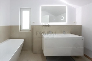 Duplex separat prin casa scarii - design modern - zona excelenta - imagine 3