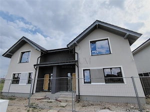 Duplex deosebit - asfalt in lucru - 3 bai - 2 dormitoare matrimoniale