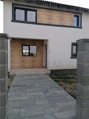 Sag- despartit prin garaj- 5 camere