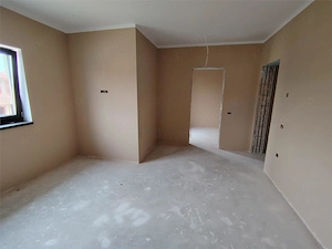 Duplex despartit prin C.T. - spatios -  5 camere - bucatarie inchisa - - imagine 4