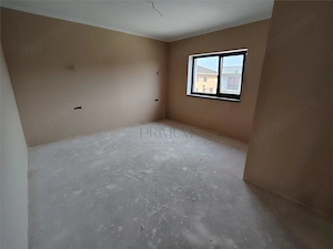 Duplex despartit prin C.T. - spatios -  5 camere - bucatarie inchisa - - imagine 5