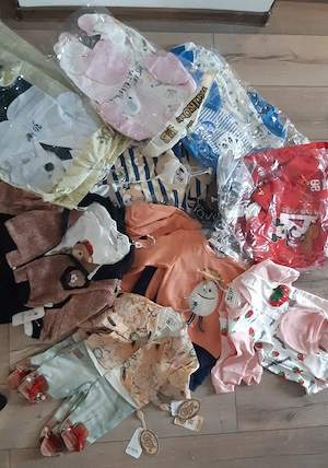 Lot 23 compleuri copii noi cu etichetă   lichidare stoc
