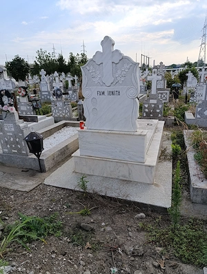 vinzare loc de veci