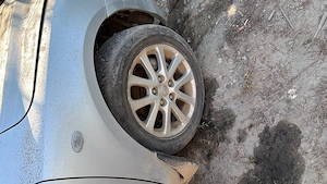 Dezmembrez Mazda3 1.6 diesel și pasat b55 1.9 diesel  - imagine 2