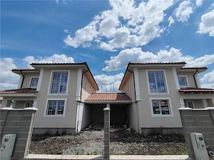 Duplex separat prin garaj - toate utilitatile - personalizare interioara - imagine 2